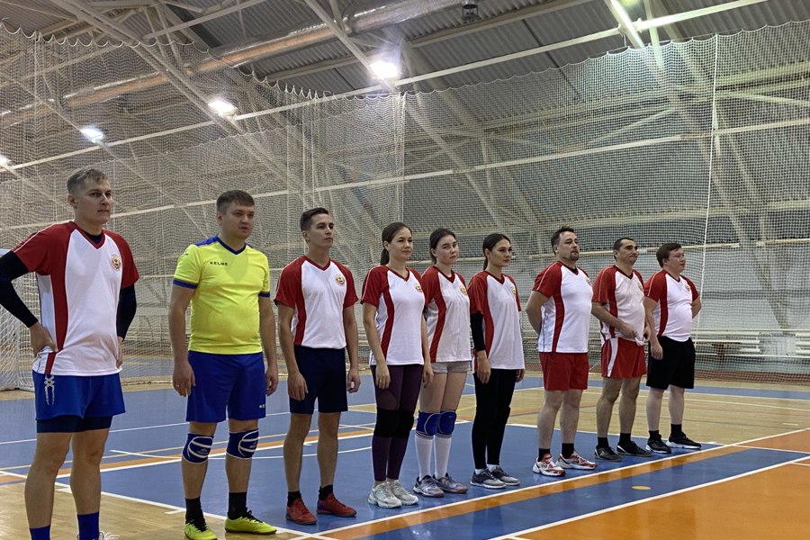 Команда Госслужбы Чувашии по делам юстиции приняла участие в соревнованиях по волейболу в рамках XXI спартакиады органов государственной власти
