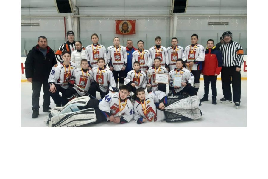 Хоккейная команда «Яльчикский МО» завоевала второе место на республиканских соревнованиях юных хоккеистов «Золотая шайба» в старшей возрастной группе юношей