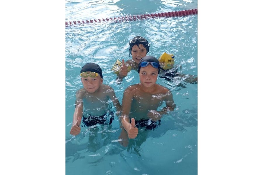 «Спорт – норма жизни»: младшие школьники Янтиковского округа учатся плавать