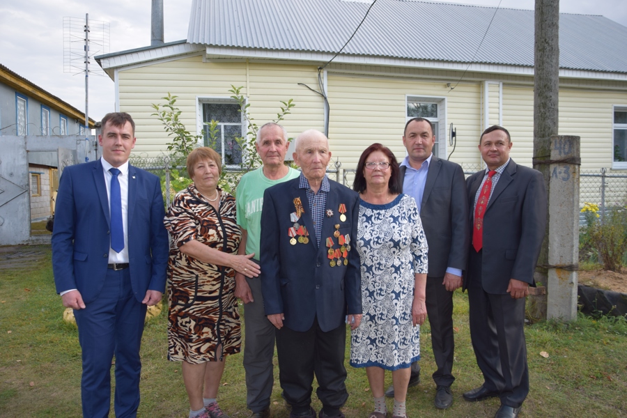 100 лет Харитону Петровичу Петрову участнику Великой Отечественной войны из деревни Тузи-Сярмус