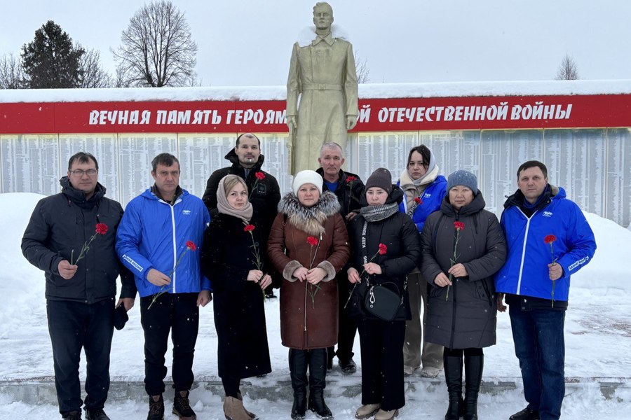 В этот день мы отдаем дань уважения всем поколениям российских воинов