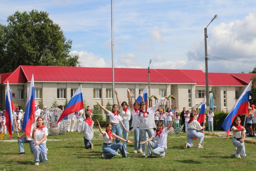 День российского флага в ДОЛ «Звездный»