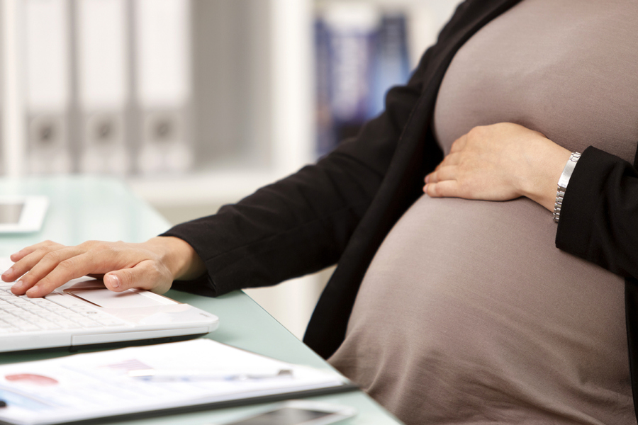 Пособие по беременности и родам выплачено на сумму 3,7 млн рублей