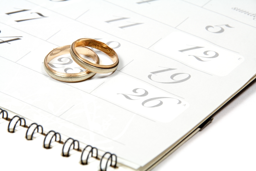 В августе  влюбленные устроят свадебный бум в «красивые» даты