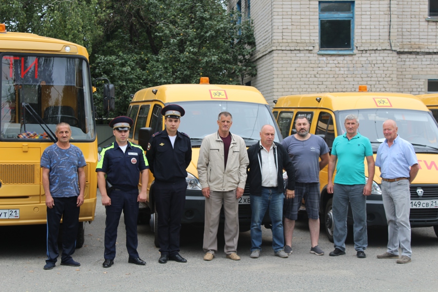 Осмотр транспортных средств, осуществляющих перевозки детей в Алатырском муниципальном округе