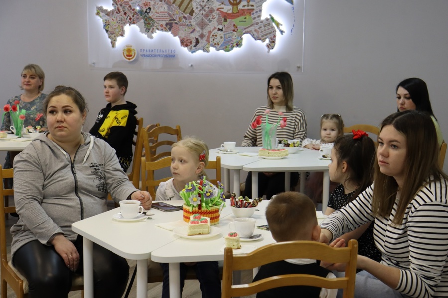 В Шумерле состоялось праздничное мероприятие для семей с детьми участников СВО