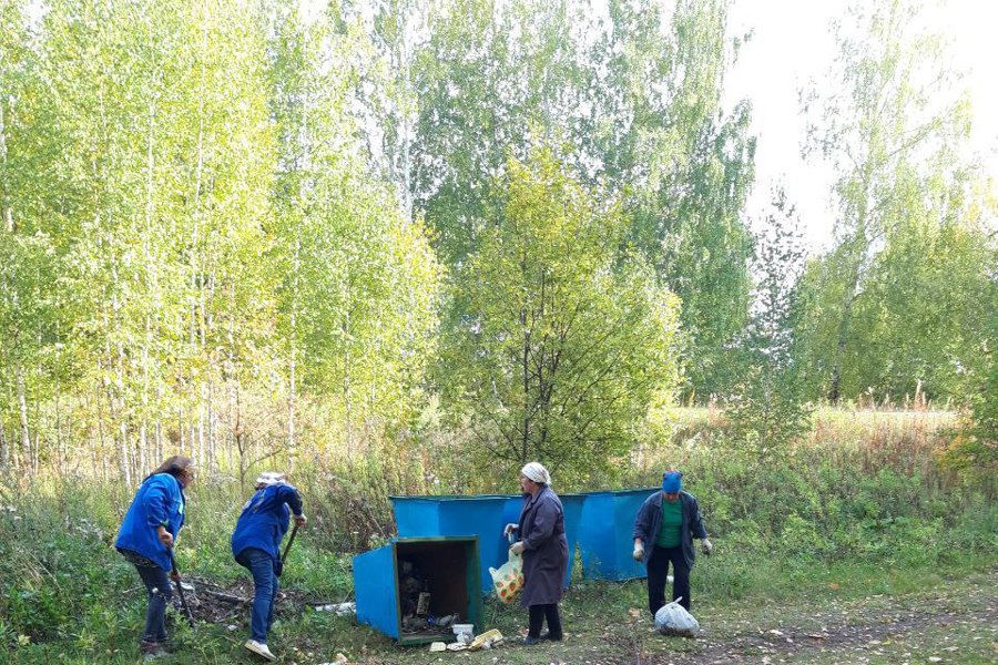 Продолжается осеннее благоустройство территорий в муниципалитете