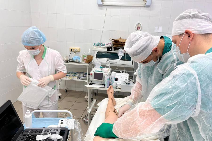 Сердечно-сосудистый хирург провел мастер-класс в Батыревской центральной районной больнице
