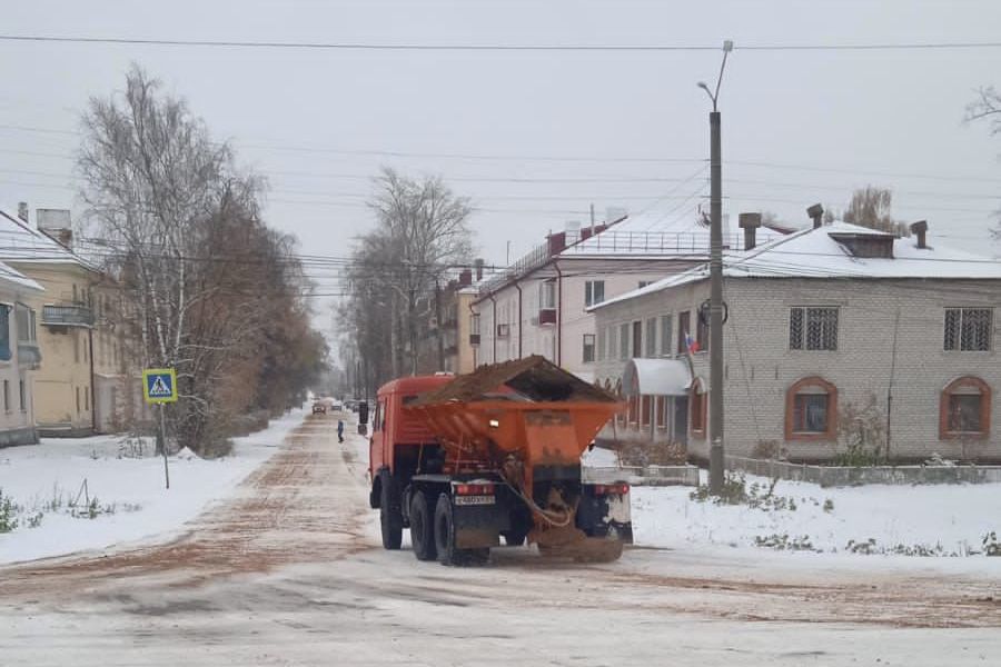 Дорожные службы города Канаш в связи с погодными условиями переведены на усиленный режим работы