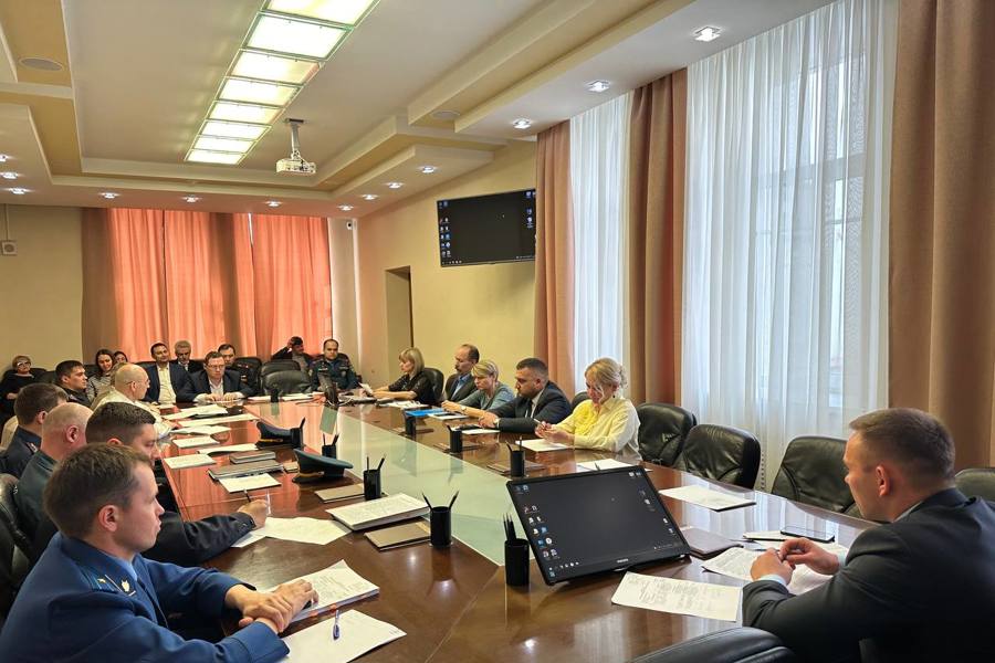 В Чебоксарах на антитеррористической комиссии обсудили вопросы безопасности детей и горожан