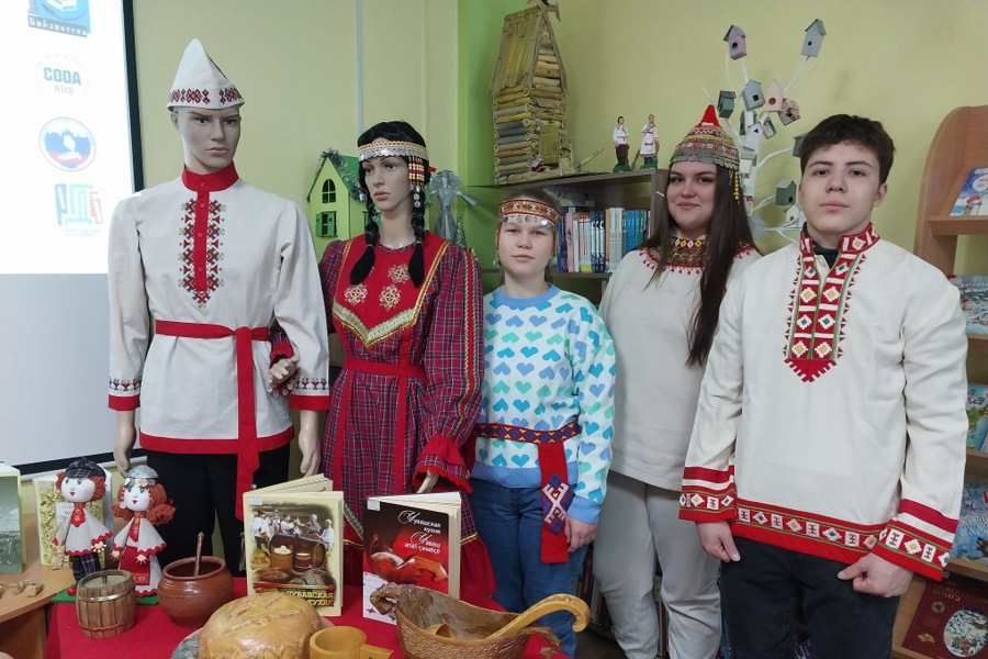 В детско-юношеской библиотеке состоялось очередное занятие федерального просветительского проекта «Россия. Жесты. Я – #гидРЖЯ»