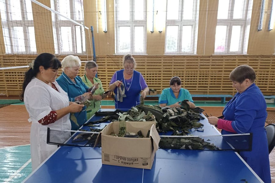 Убеевский филиал БУ « Ибресинский ПНИ» Минтруда Чувашии участвует в плетении маскировочных сетей