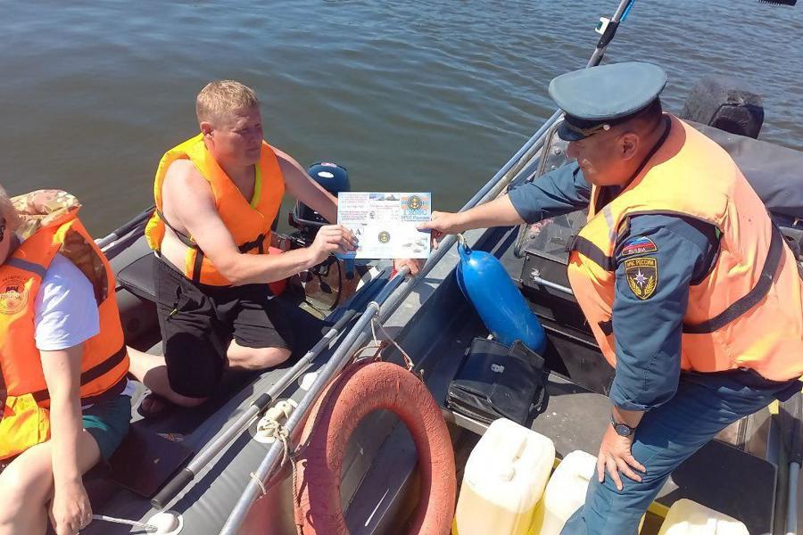 Профилактические рейды на водоемах округа продолжаются.