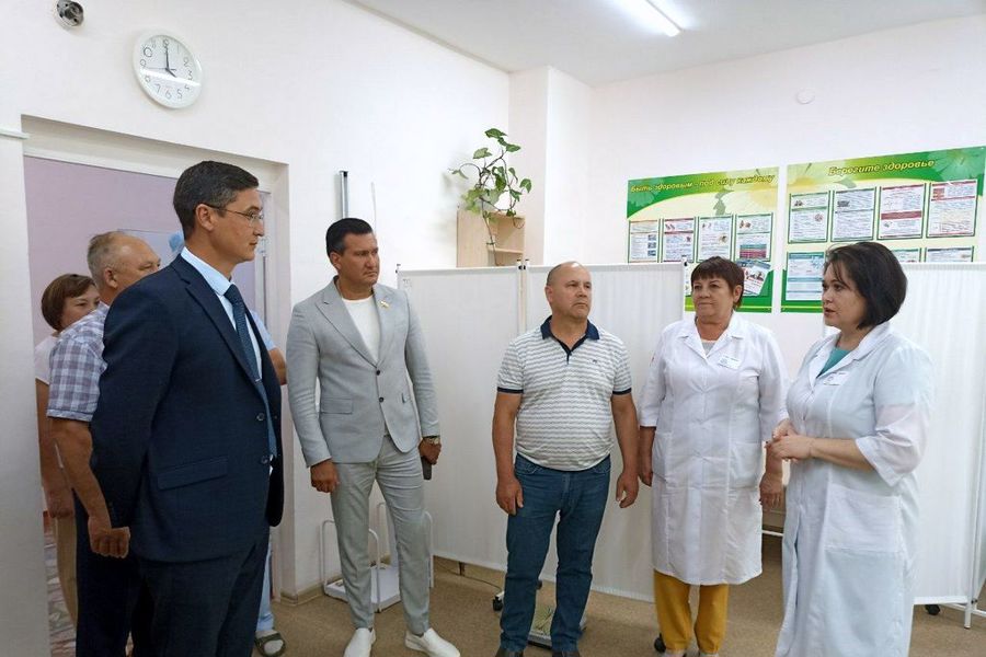 Нацпроект «Здравоохранение»: депутаты ознакомились с обновленной  поликлиникой:  «Теперь она ничем не уступает городским»