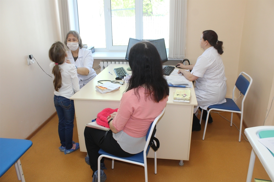 Республиканские специалисты провели выездной прием на базе детской поликлиники в г. Алатырь