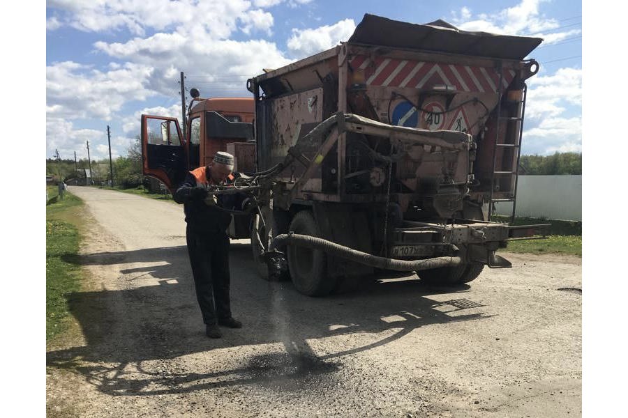 В муниципалитете продолжается ямочный ремонт