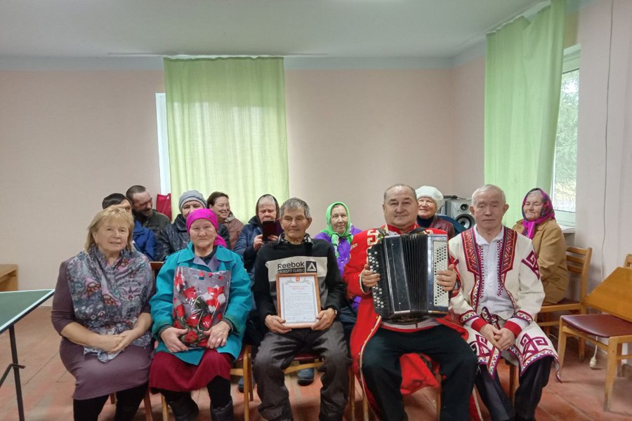 Супруги Егор и Екатерина Матвеевы из деревни Сирикли отметили золотую свадьбу
