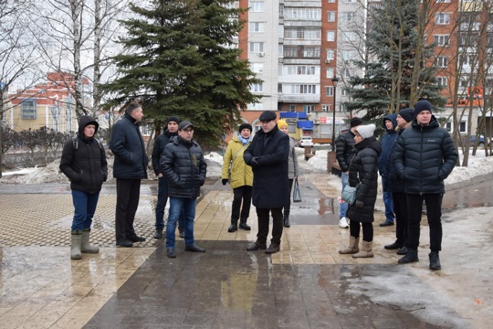 В городе продолжается обход территорий