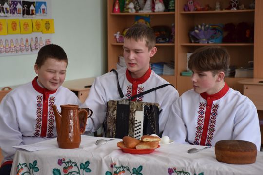 Хĕрлĕ Чутай вăтам шкулĕ: «Аваллăхсăр малашлăх çук» фестиваль