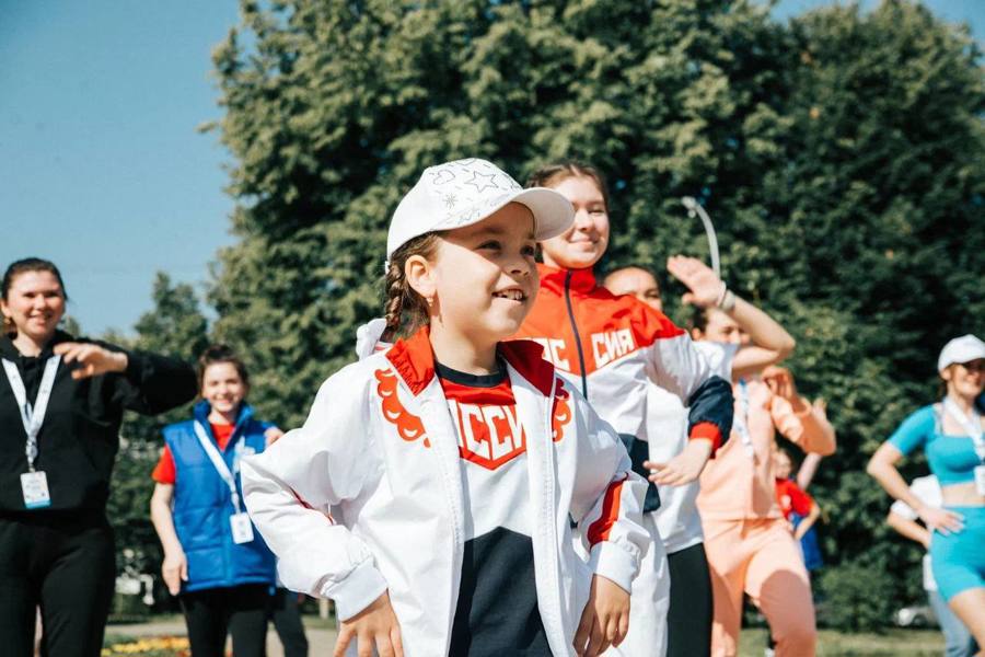 Любители спорта провели День Чувашской Республики вместе с фитнес-аэробикой