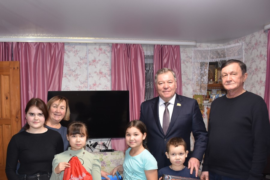 Поздравление депутата Госудврственного Совета Чувашской Республики с наступающим Новым годом