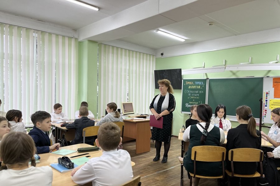 В Алатырском муниципальном округе завершился муниципальный фестиваль открытых уроков «Педагогическая жемчужина»