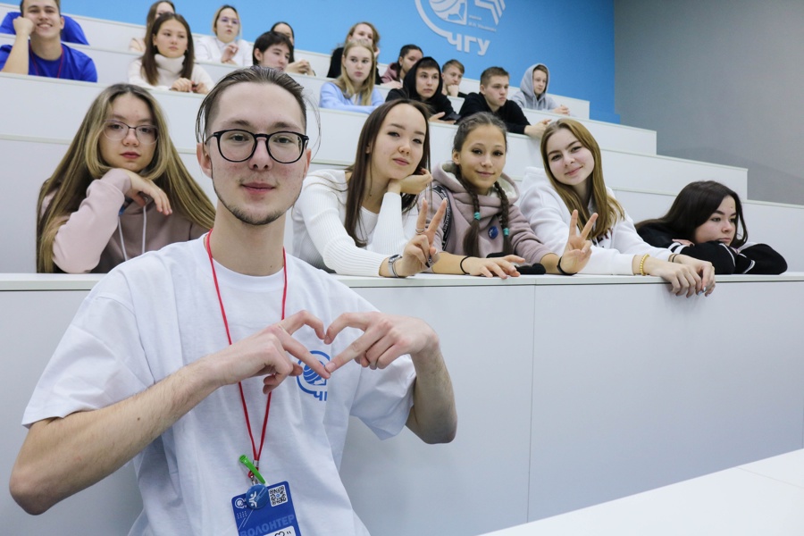 Поздравление министра образования Чувашии Дмитрия Захарова с  Днем российского студенчества