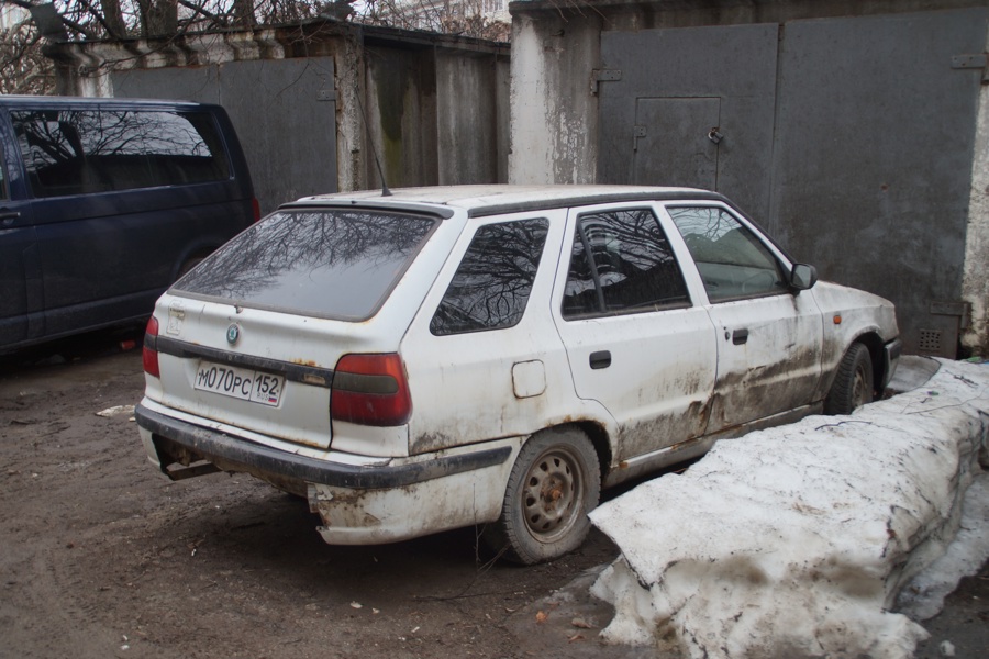 В Чебоксарах ведутся поиски владельцев брошенных автомобилей