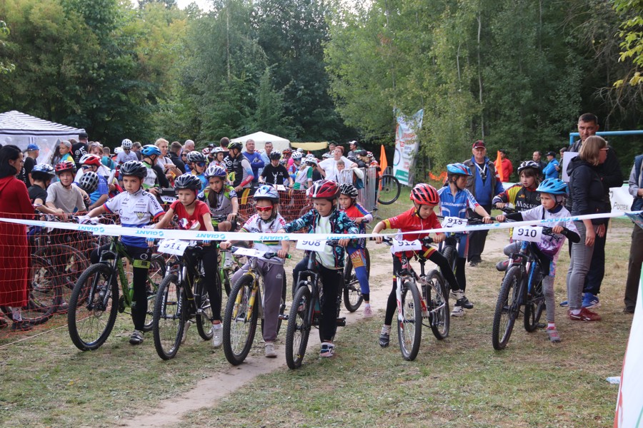 В Ельниковской роще прошли городское  Первенство и традиционные Всероссийские соревнования памяти Василия  Яковлева по велосипедному спорту