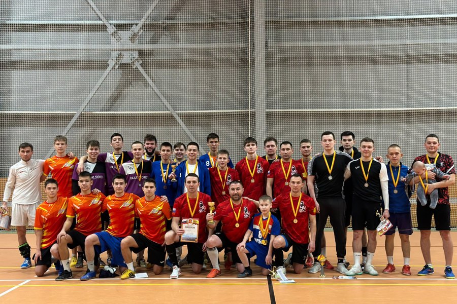 Футболисты команды «Деником» стали чемпионами в турнире по мини-футболу «Крещенские морозы»