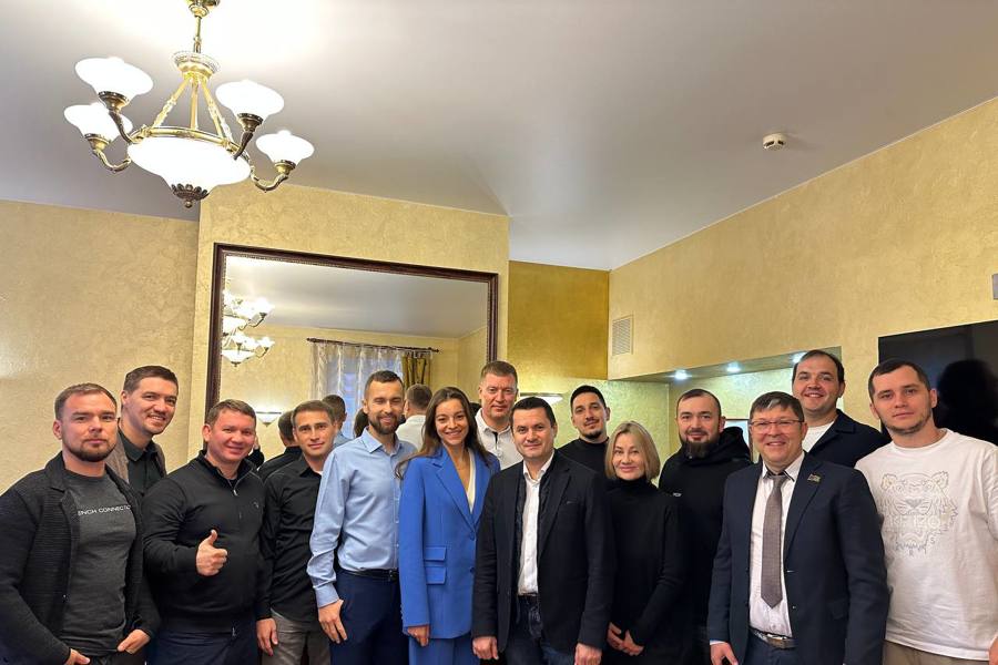 Вице-премьер Дмитрий Краснов провел бизнес - завтрак с предпринимателями