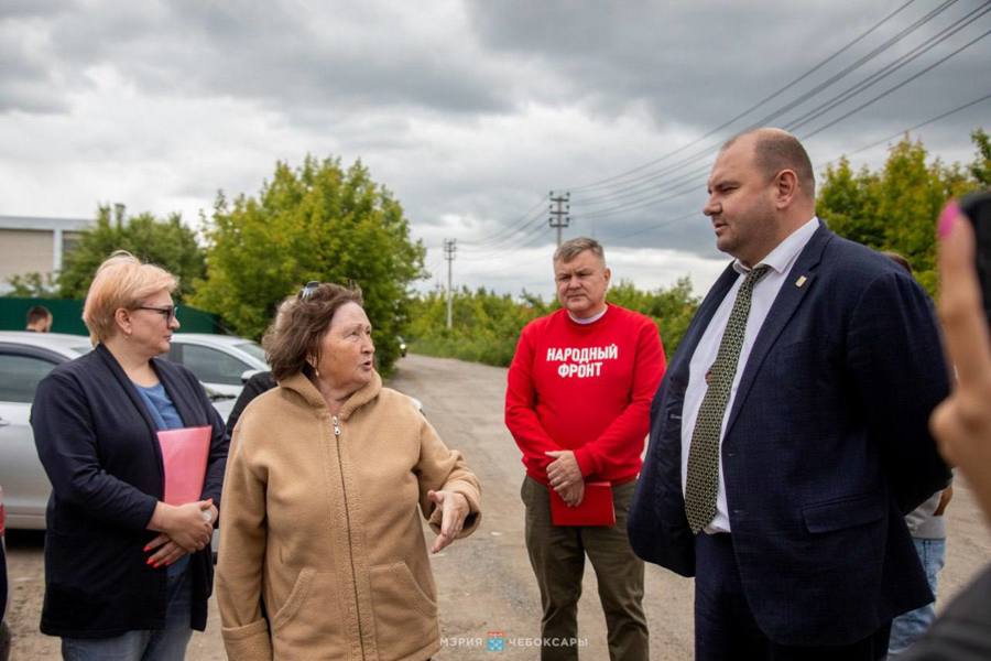 Денис Спирин лично пообщался с горожанами, обратившимся на Прямую линию