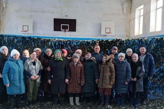 Жители Полевосундырского ТО сплели маскировочные сети для бойцов СВО