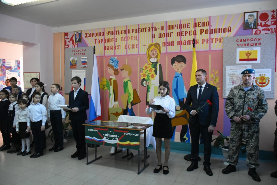 В преддверии Дня защитника Отечества глава муниципалитета Алексей Людков принял участие в торжественных мероприятиях, посвященных открытию «Парты Героя»
