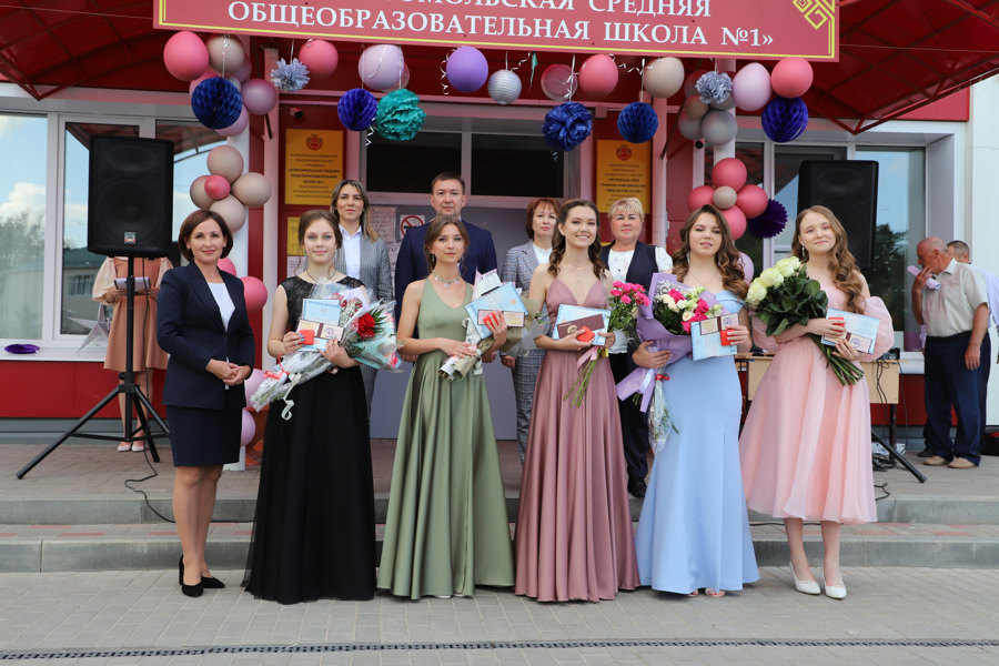 В школах Комсомольского муниципального округа состоялся праздник «Выпускной бал - 2023»