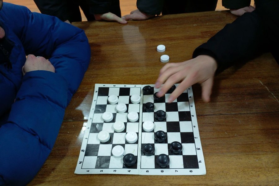 В Чукальском СДК провели шашечный турнир среди молодёжи «Шашечная доска»