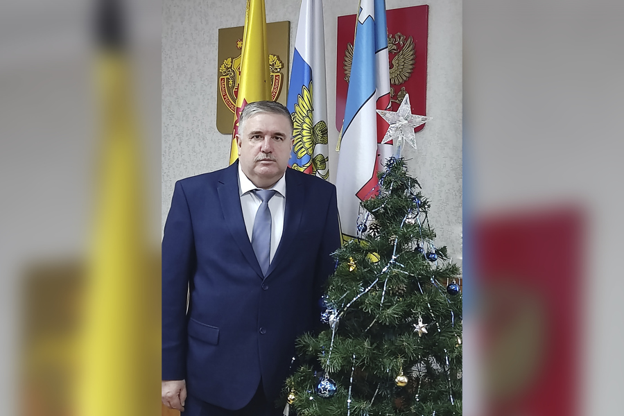 Глава Порецкого муниципального округа Евгений Лебедев поздравляет с Новым 2024 годом и Рождеством Христовым
