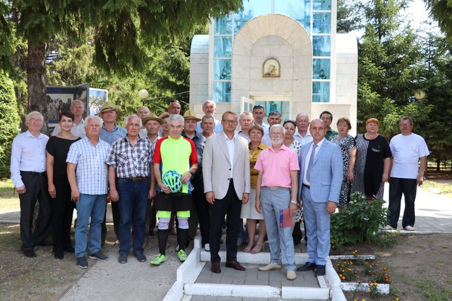 В Мариинско-Посадском округе почтили память летчика-космонавта Андрияна Григорьевича Николаева