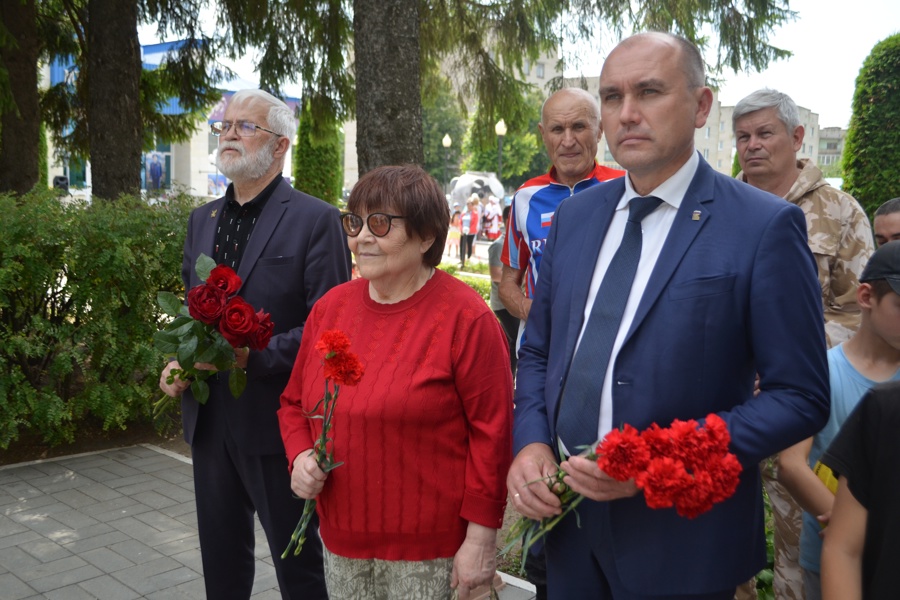 В Мариинско-Посадском округе почтили память летчика-космонавта Андрияна Григорьевича Николаева