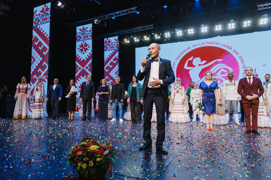 Директор Чувашского госансамбля песни и танца прокомментировал Послание Президента России к Федеральному собранию