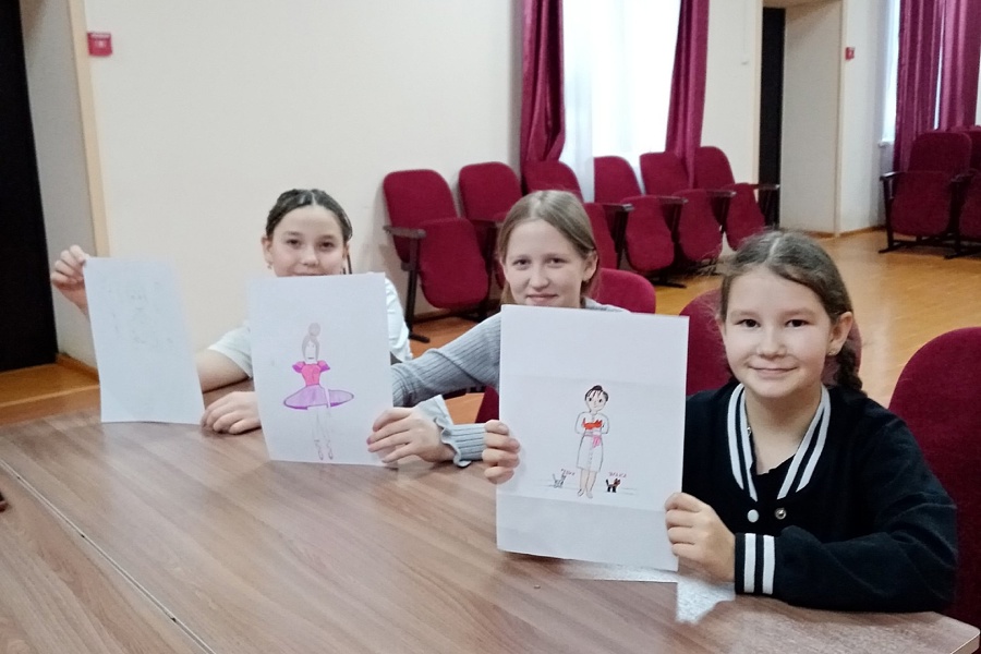 В Новоайбесинском СДК состоялся час рисования «Мир профессий»