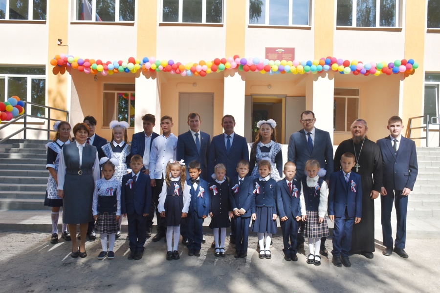 День знаний: После капитального ремонта открылась обновлённая Карамышевская средняя школа