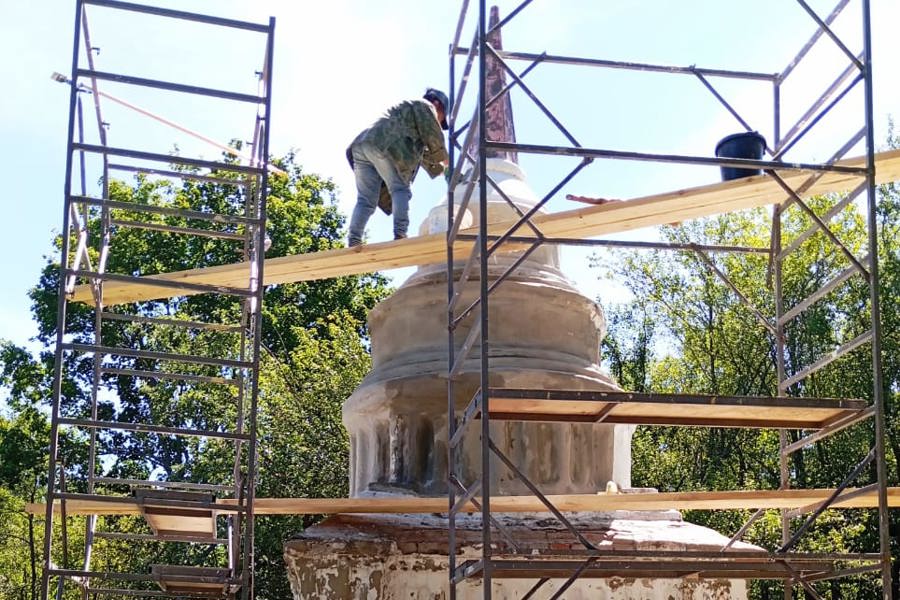 Начат ремонт памятника участникам Великой Отечественной войны в с. Ходары