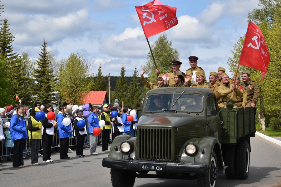 В День Победы жители Козловского муниципального округа почтили память защитников Родины