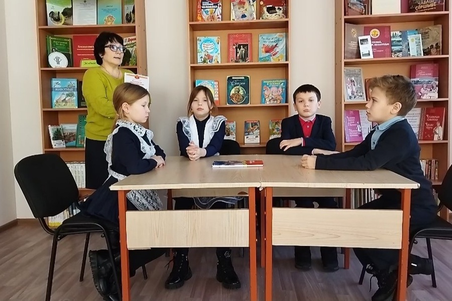 Урок мужества «Был город - фронт, была блокада» в Сойгинской сельской библиотеке
