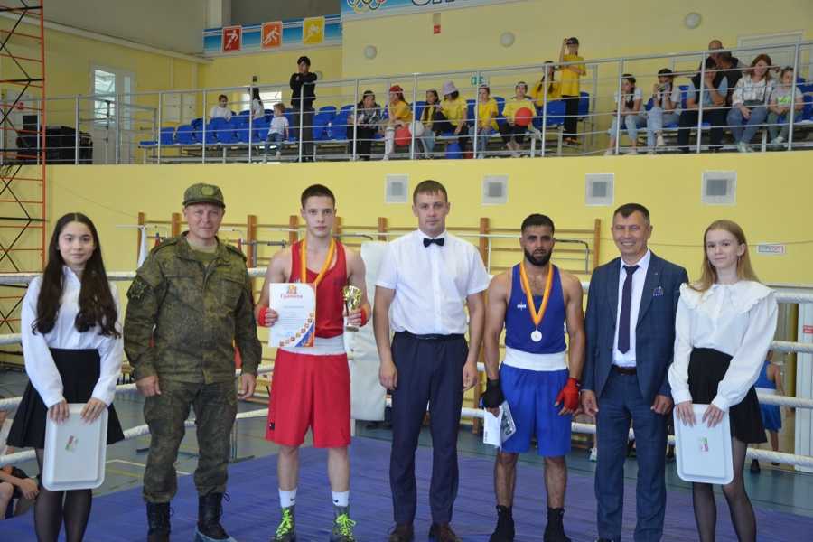 Юные боксеры поддержали Вооруженные Силы России