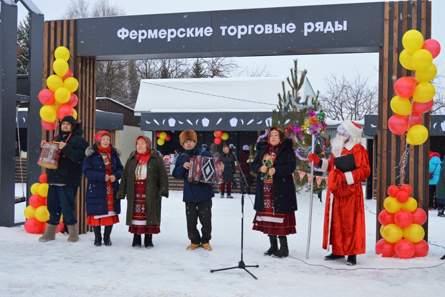 В селе Янтиково состоялось открытие фермерского рынка