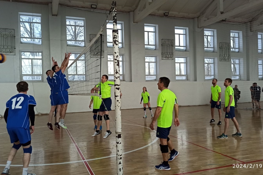 В рамках Спартакиады работников предприятий ЖКХ города Чебоксары прошли соревнования по волейболу