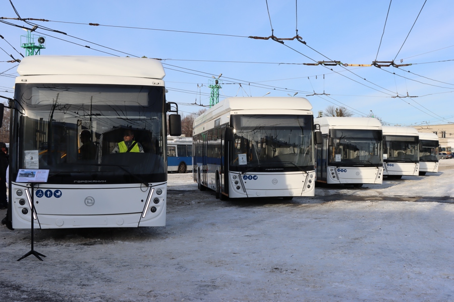 Продолжаются поставки новых троллейбусов