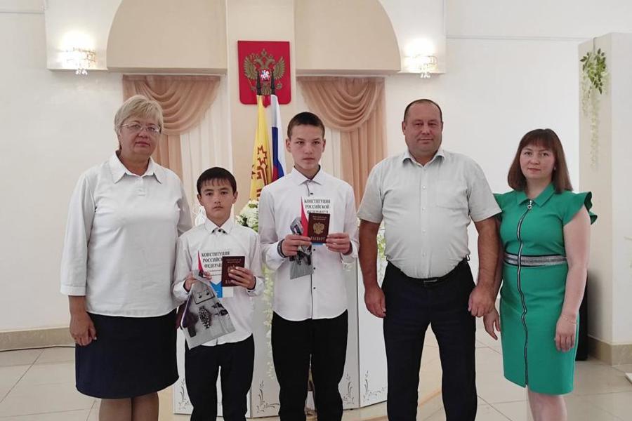 Торжественное вручение паспортов юным жителям Шемуршинского муниципального округа
